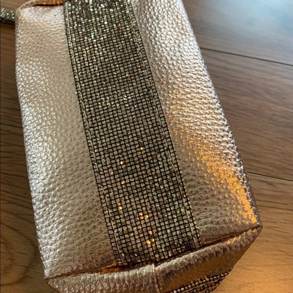 Rose gold metallic wristlet bag - Picture 4 of 8